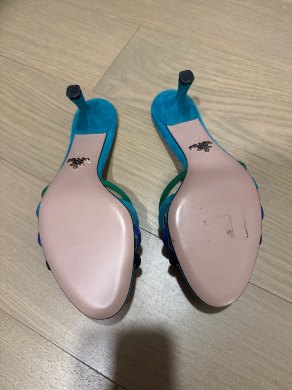 Blue prada kitten heel - Picture 2 of 3